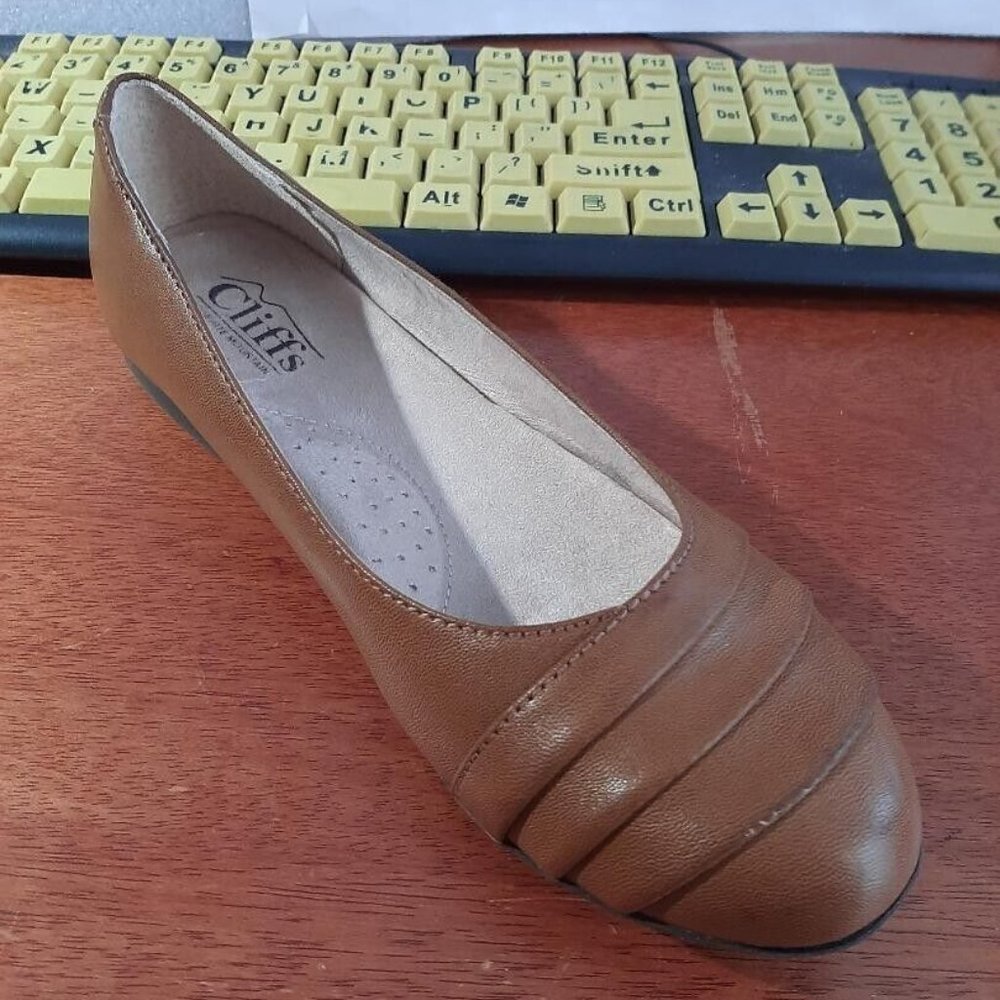 CLIFFS BY WHITE MOUNTAIN Women's Shoes Clara  Ballet Flat Brown Size 6.5 New
